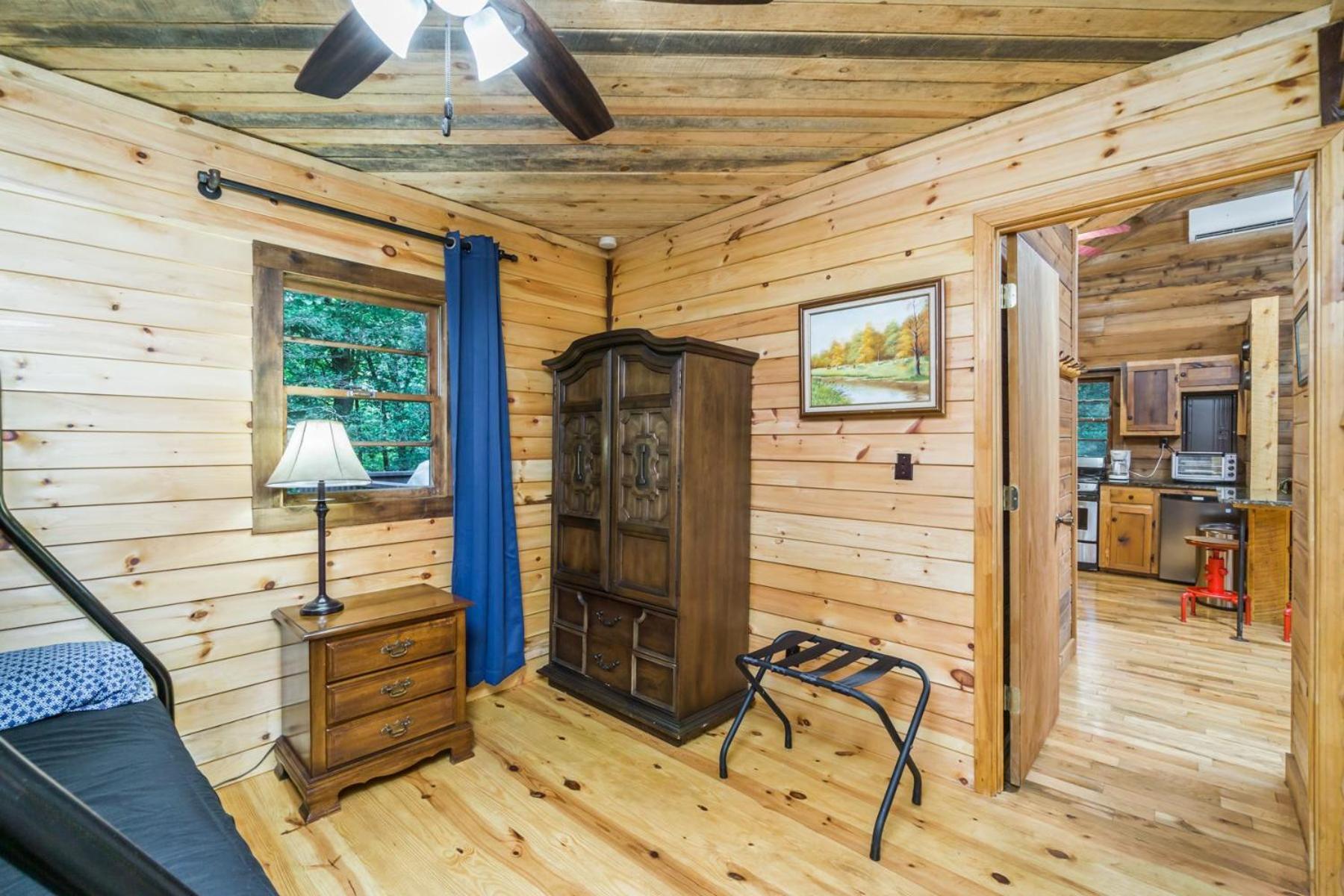 The Big Little Cabin - Hot Tub & Playground Далонега Екстериор снимка